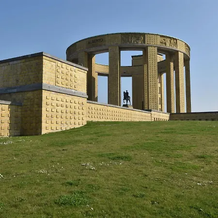 Attractive Holiday With Rooftop Terrace In Town Centre Semesterbostad Nieuwpoort