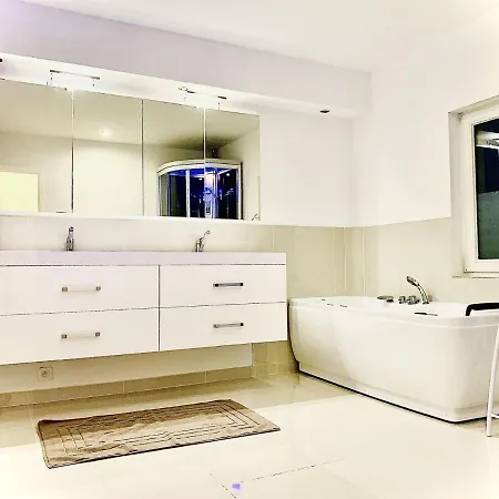 Attractive Holiday With Rooftop Terrace In Town Centre * Nieuwpoort